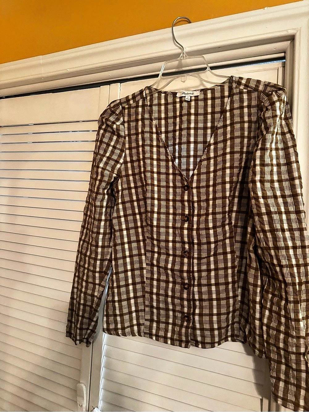 Madewell Gathered V-Neck Top in Plaid Brown & White Size 6